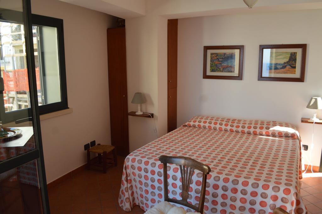 Le Piccole Grotte Bed and Breakfast Scilla Eksteriør billede