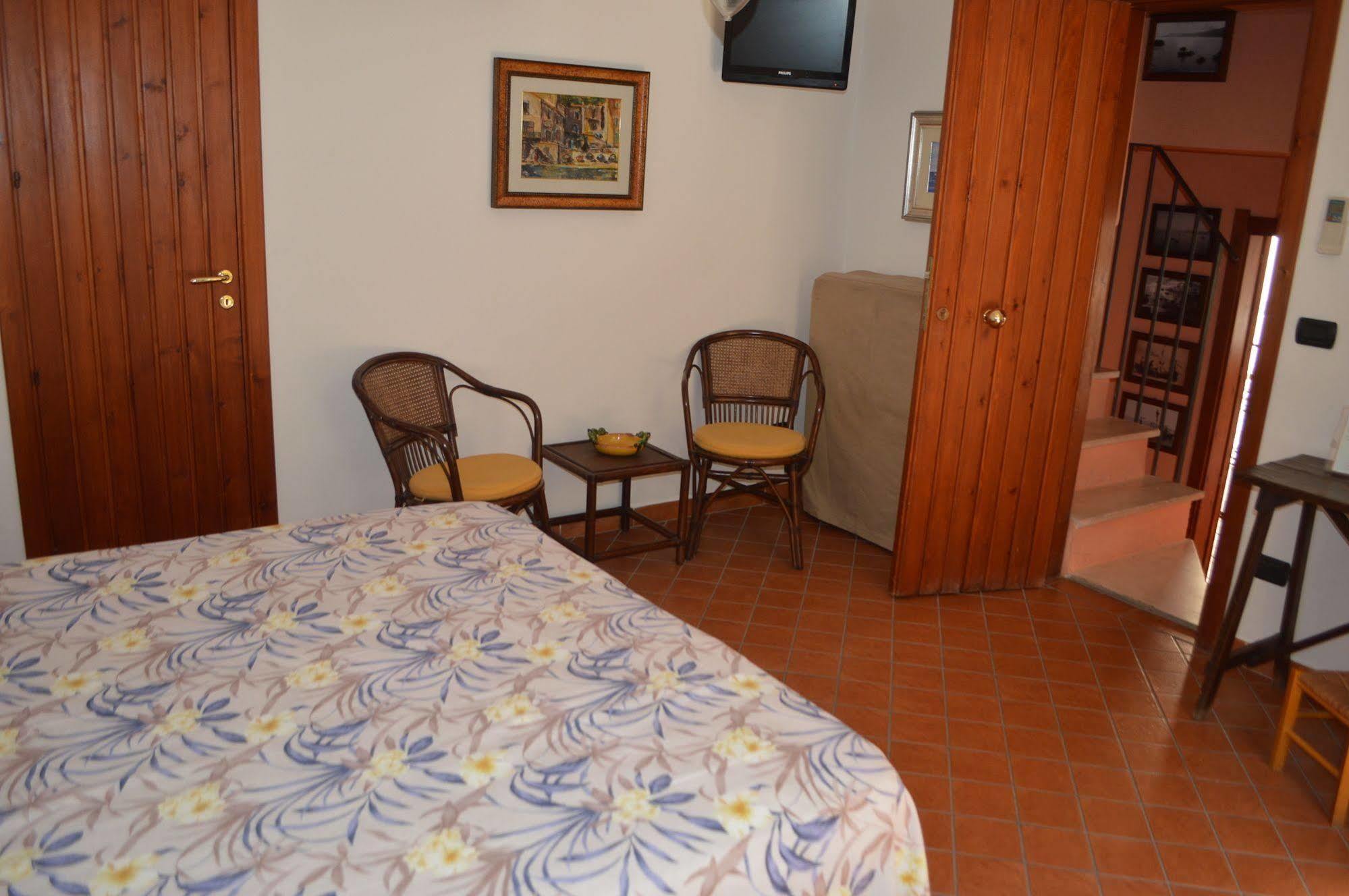Le Piccole Grotte Bed and Breakfast Scilla Eksteriør billede