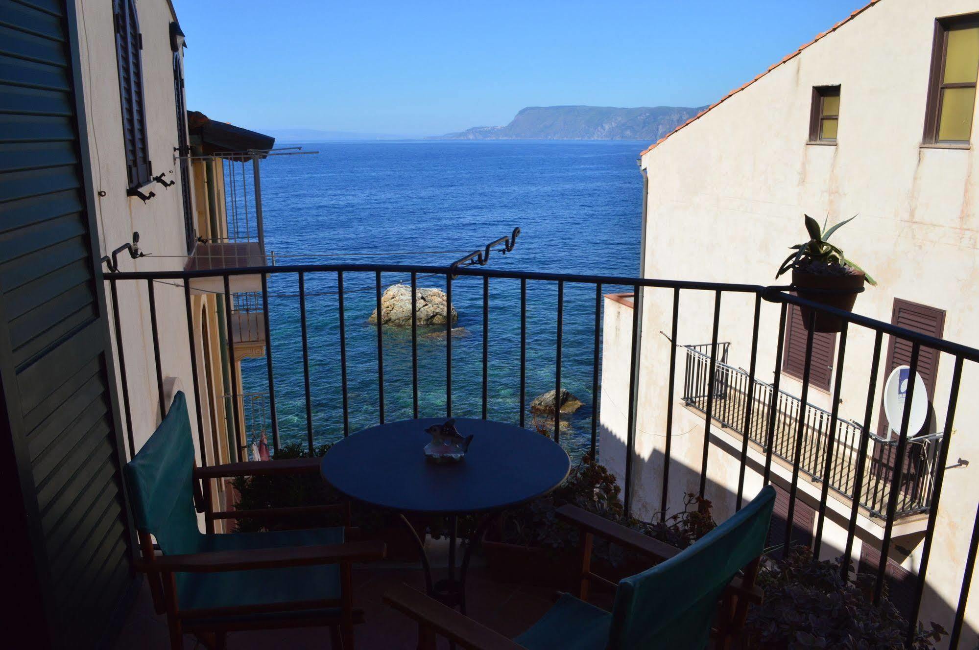 Le Piccole Grotte Bed and Breakfast Scilla Eksteriør billede