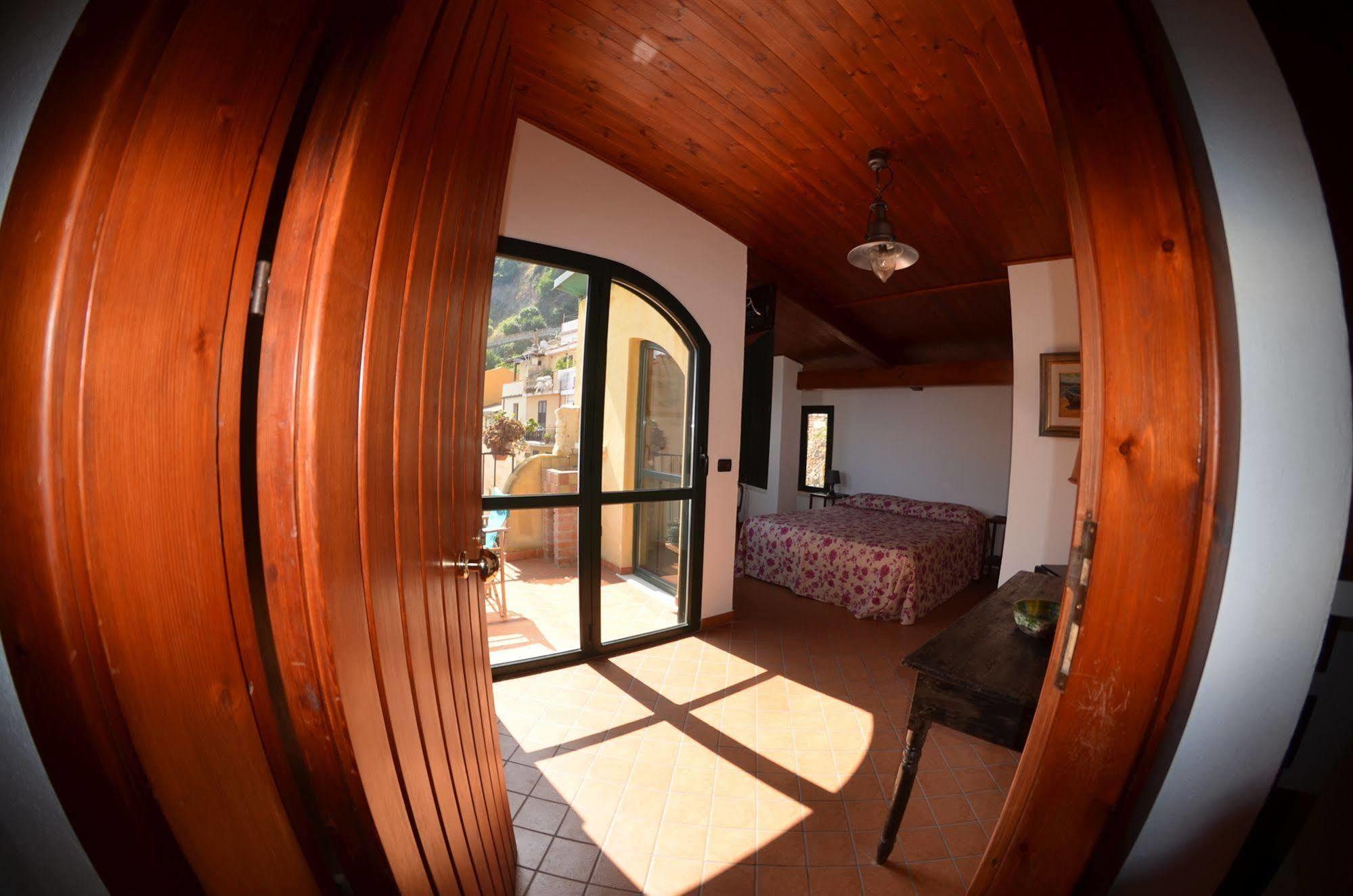 Le Piccole Grotte Bed and Breakfast Scilla Eksteriør billede