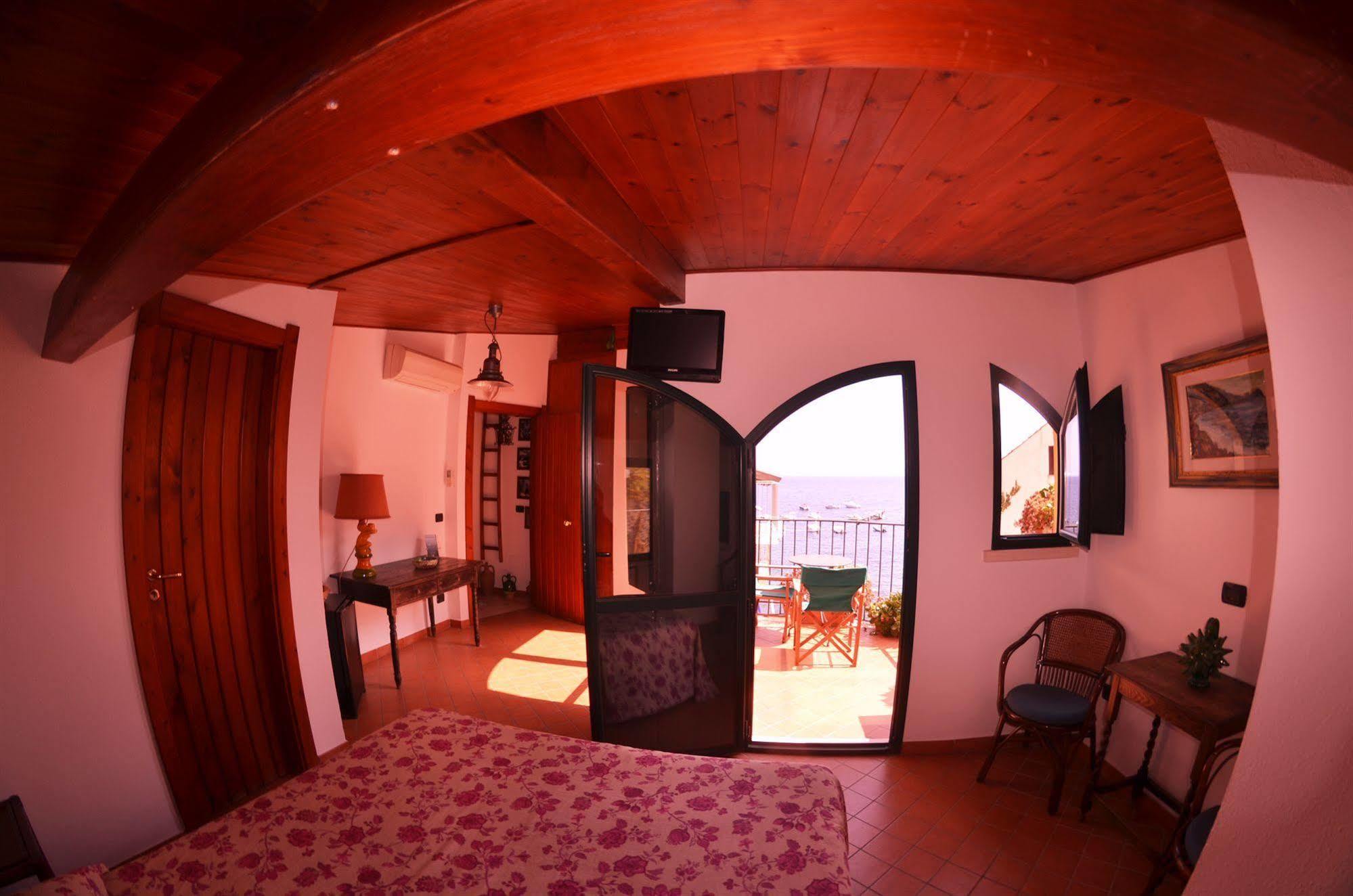 Le Piccole Grotte Bed and Breakfast Scilla Eksteriør billede